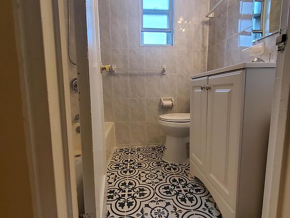 4th image of 248-01 76th Ave #B