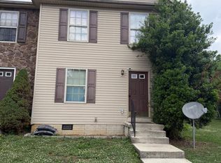 35 Judges Ct, Inwood, WV 25428