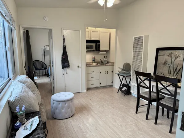 10519 Chandler Blvd Unit B, North Hollywood, CA 91601