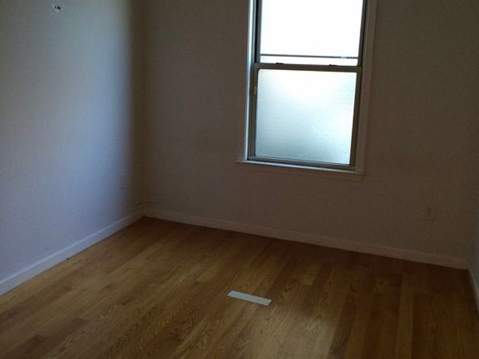 2nd image of 141 Carlton Ave APT 6