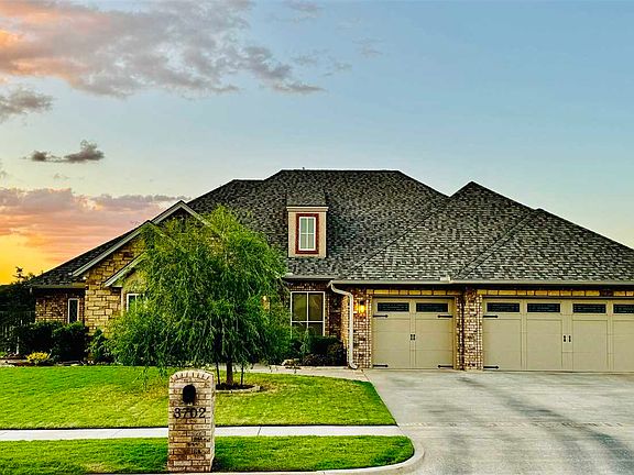 2nd image of 3702 NE Willow Way