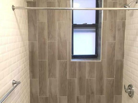 5th image of 2021 E 41st St APT 1E