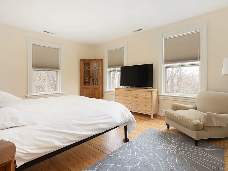31 Sharon Rd #4 — Photo 9