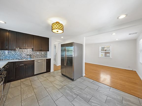 2nd image of 6 2nd St #2