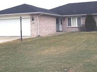 397 Hidden Oak Dr #B, Hobart, IN 46342