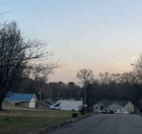 Exterior Neighborhood (street photo)