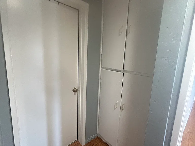 225 E 30th St — Photo 20