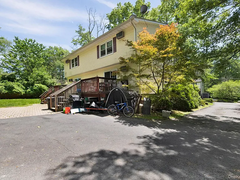 29-31 Fisher Ave #31 — Photo 23