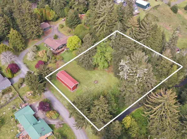 Kirkendall Ln, North Bend, OR 97459