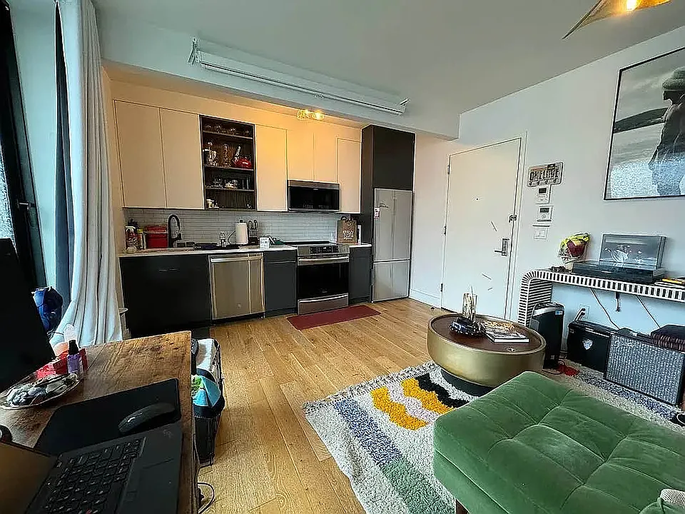 499 Evergreen Ave #3B