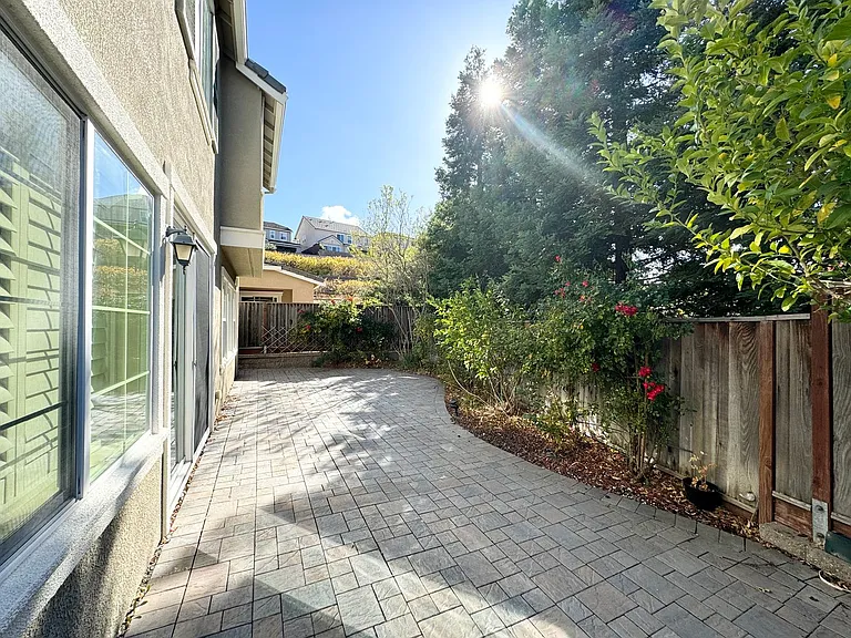 3508 Corsica Ct — Photo 28
