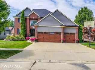 53599 Ashley Dr, New Baltimore, MI 48047