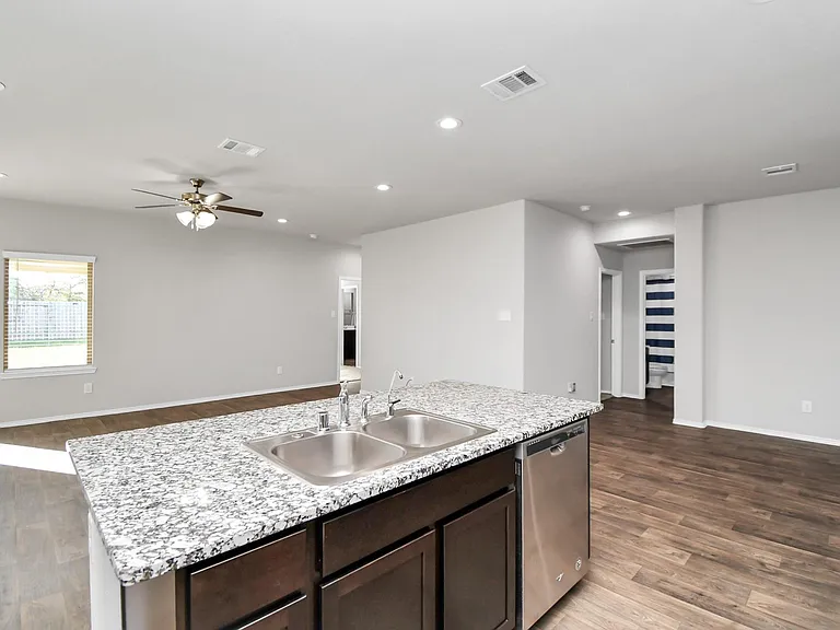 3947 Country Club Dr — Photo 30