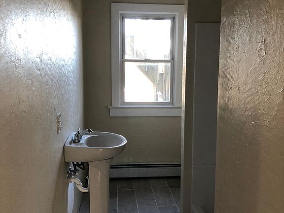 Bathroom 1 ( Brand new)