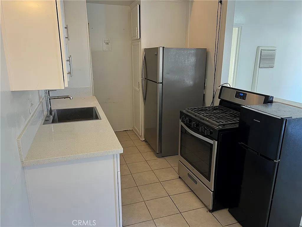 1 bed, 600 sqft, $1,950 — Photo 3
