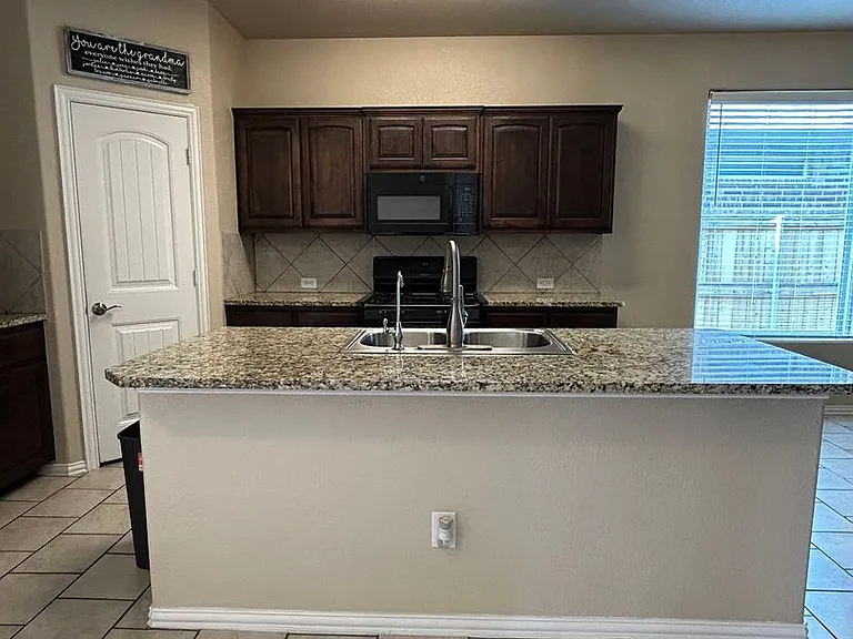 6917 Brooks Ranch Rd — Photo 5
