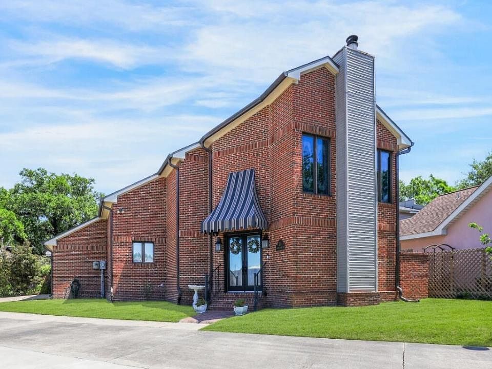 1st image of 29 Audubon Oaks Blvd