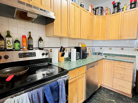 5th image of 231 2nd Ave APT 1