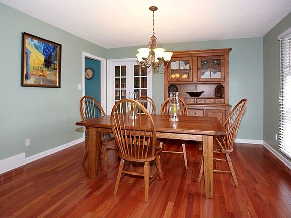 Formal Dining