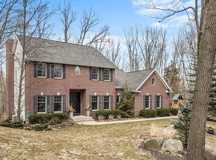 7103 Hidden Ridge Dr SE, Grand Rapids, MI 49546