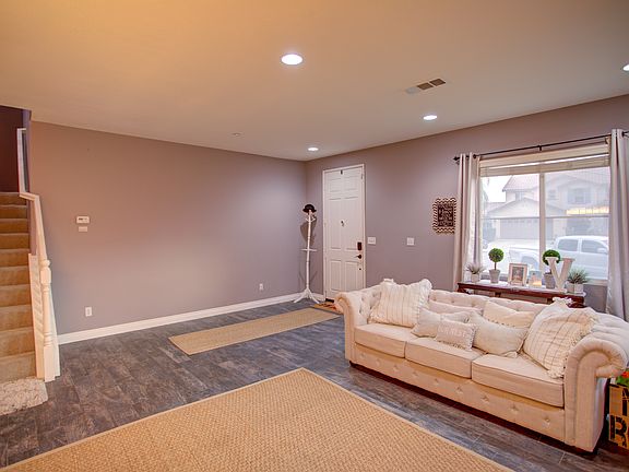 4th image of 16136 Sedona Ln