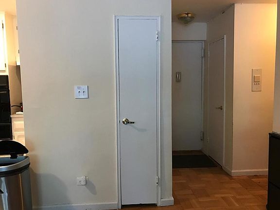 5th image of 24510 Grand Central Pkwy APT Lg