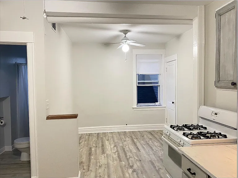 3007 W Lyndale St #2R — Photo 4