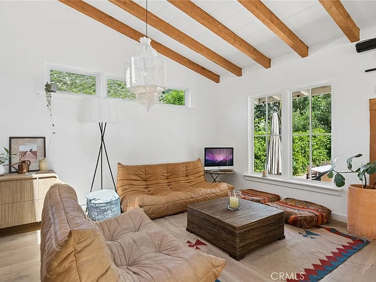 1377 Lewellyn Dr — Photo 10