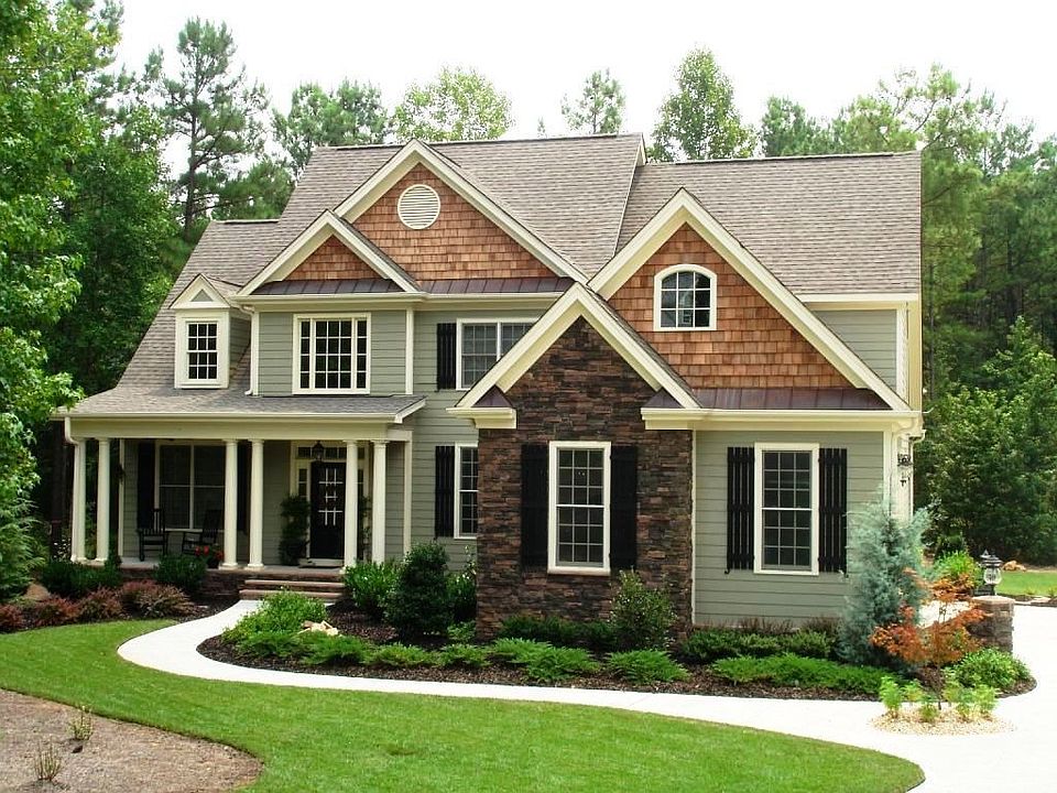 Southern Charm on large private lot!