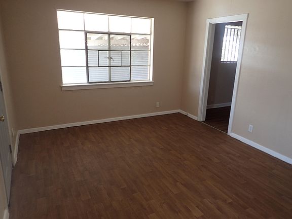 5th image of 1206 Selden Dr