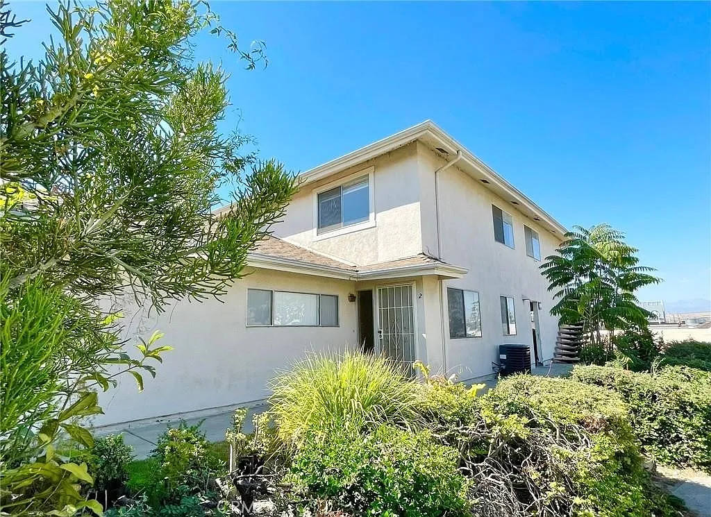 2 bed, 836 sqft, $2,480 — Photo 1