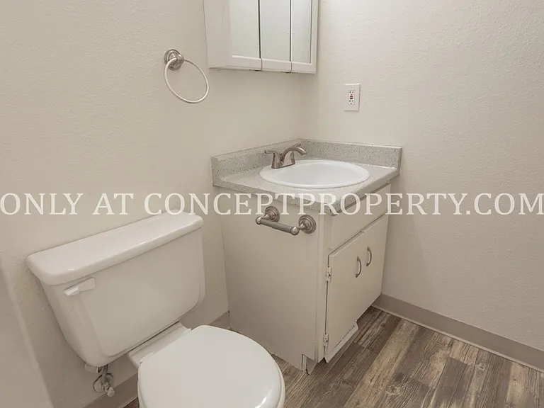 6660 S 1300 W — Photo 13