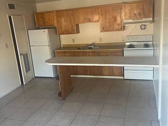 2nd image of 3712 Royal Crest St Unit 10