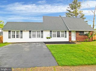 194 Cobalt Ridge Dr S, Levittown, PA 19057