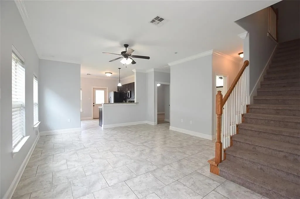 4 bed, 2.5 bath, 1750 sqft, $2,000 — Photo 3
