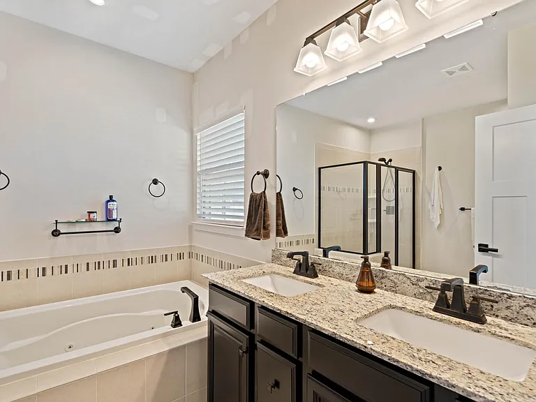 17950 Spotted Oak Rd — Photo 28
