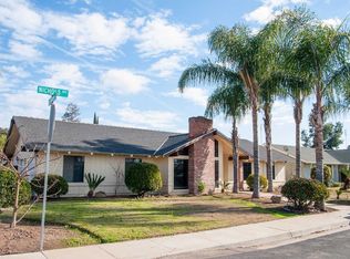 880 N Nichols Ave, Dinuba, CA 93618