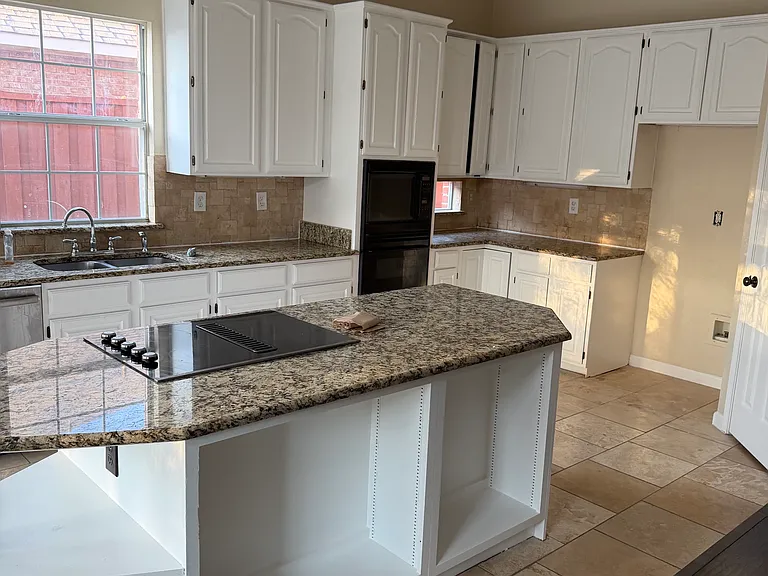 608 Herefordshire Ln — Photo 17