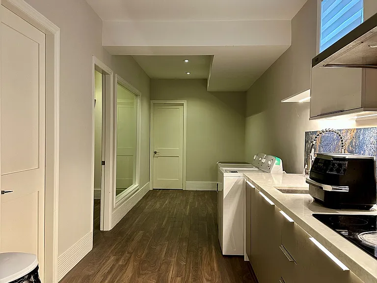 86 Pemberton Ave — Photo 4