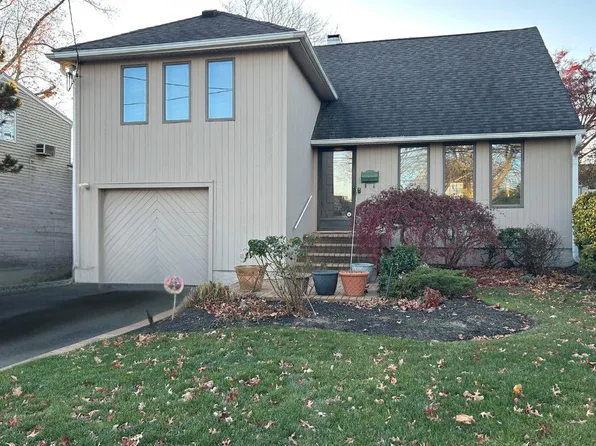 2826 Beach Drive, Merrick, NY 11566