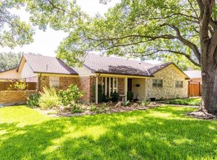 305 Cedar Creek Ct, Fort Worth, TX 76103