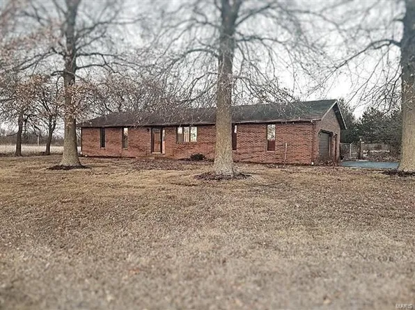 5688 Mount Olive Rd, Mount Olive, IL 62069