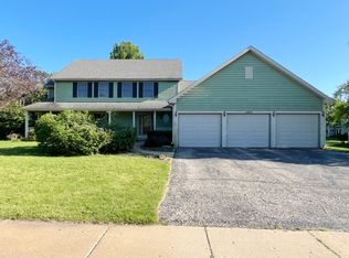 1303 Cougar Trl, Cary, IL 60013