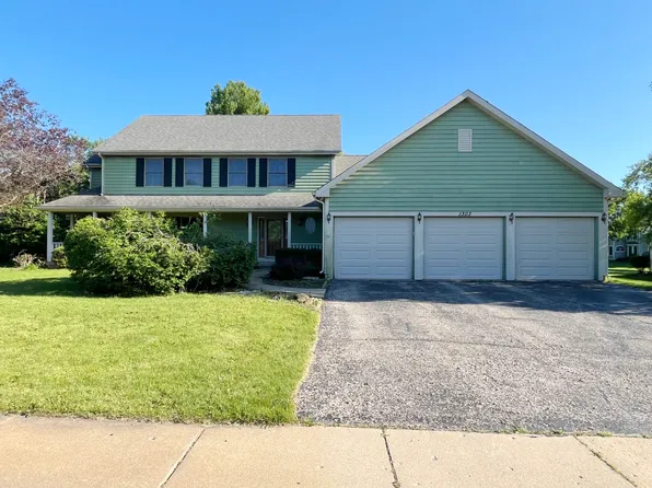 1303 Cougar Trl, Cary, IL 60013