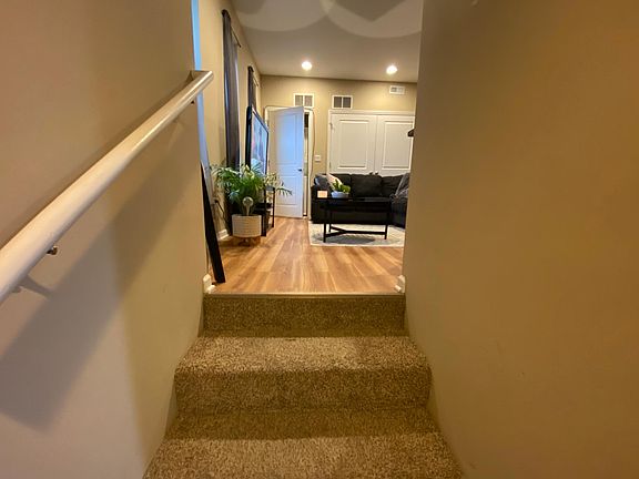 2nd image of 3221 N Sheffield Ave #6R