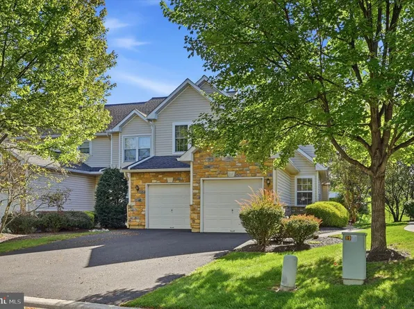 111 Gleneagles Dr, Blue Bell, PA 19422