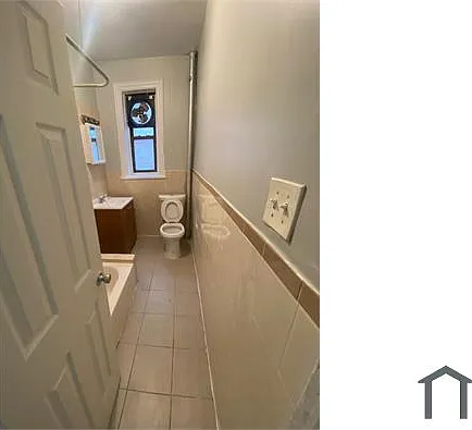 1047 Manor Ave #2R — Photo 7