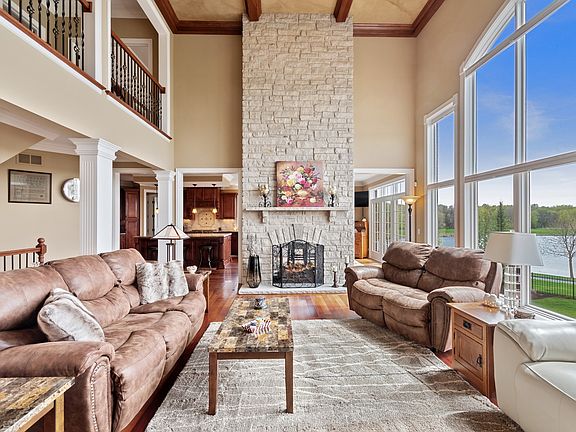3rd image of 39W165 Long Meadow Ln