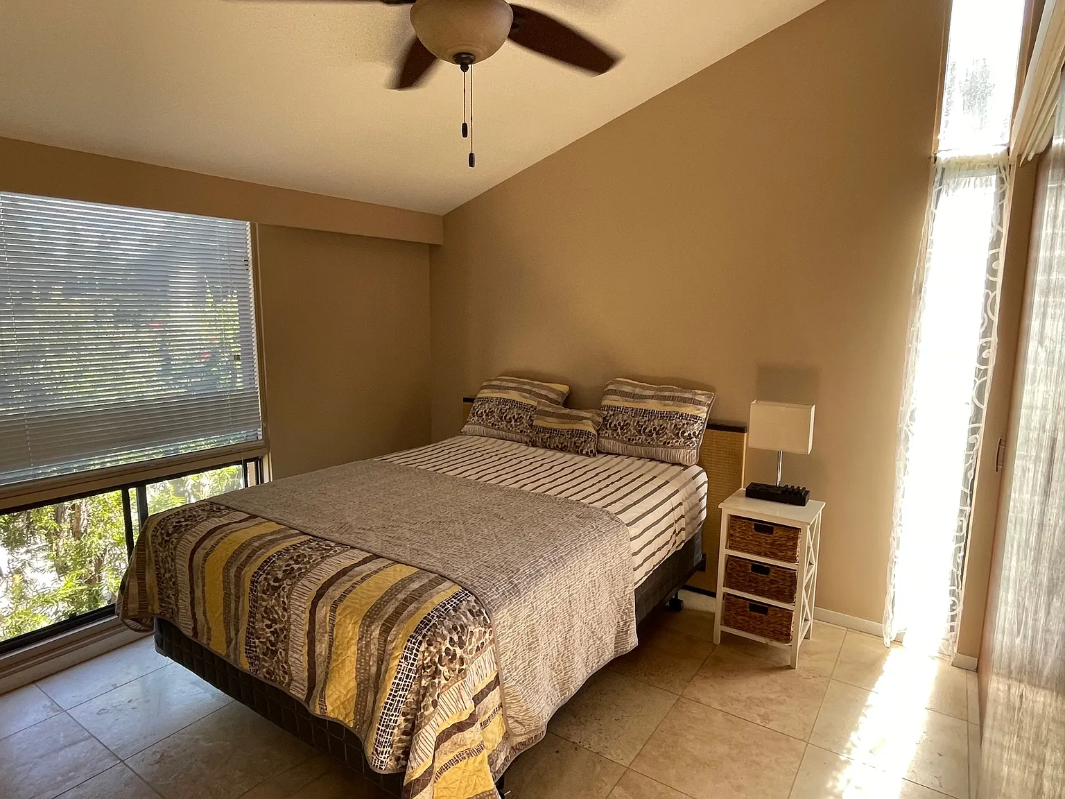 1 bed, 765 sqft, $2,827 — Photo 2