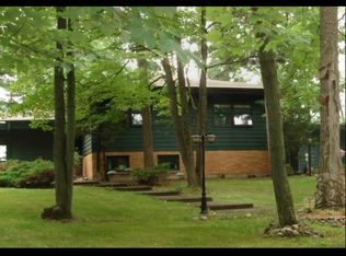 W8319 Cloverleaf Lake Rd, Clintonville, WI 54929